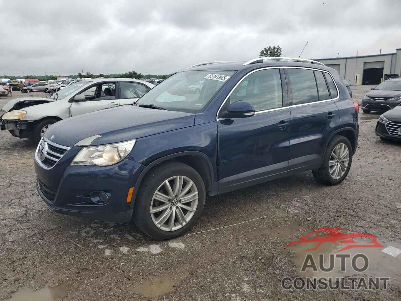 VOLKSWAGEN TIGUAN 2011 - WVGBV7AX2BW542825