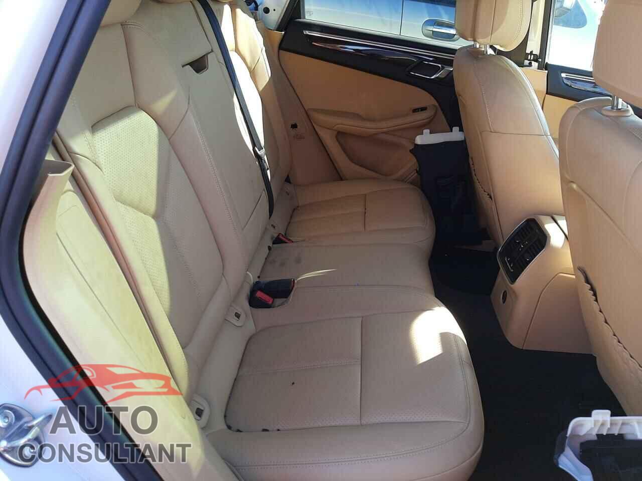 PORSCHE MACAN 2017 - WP1AA2A59HLB04387