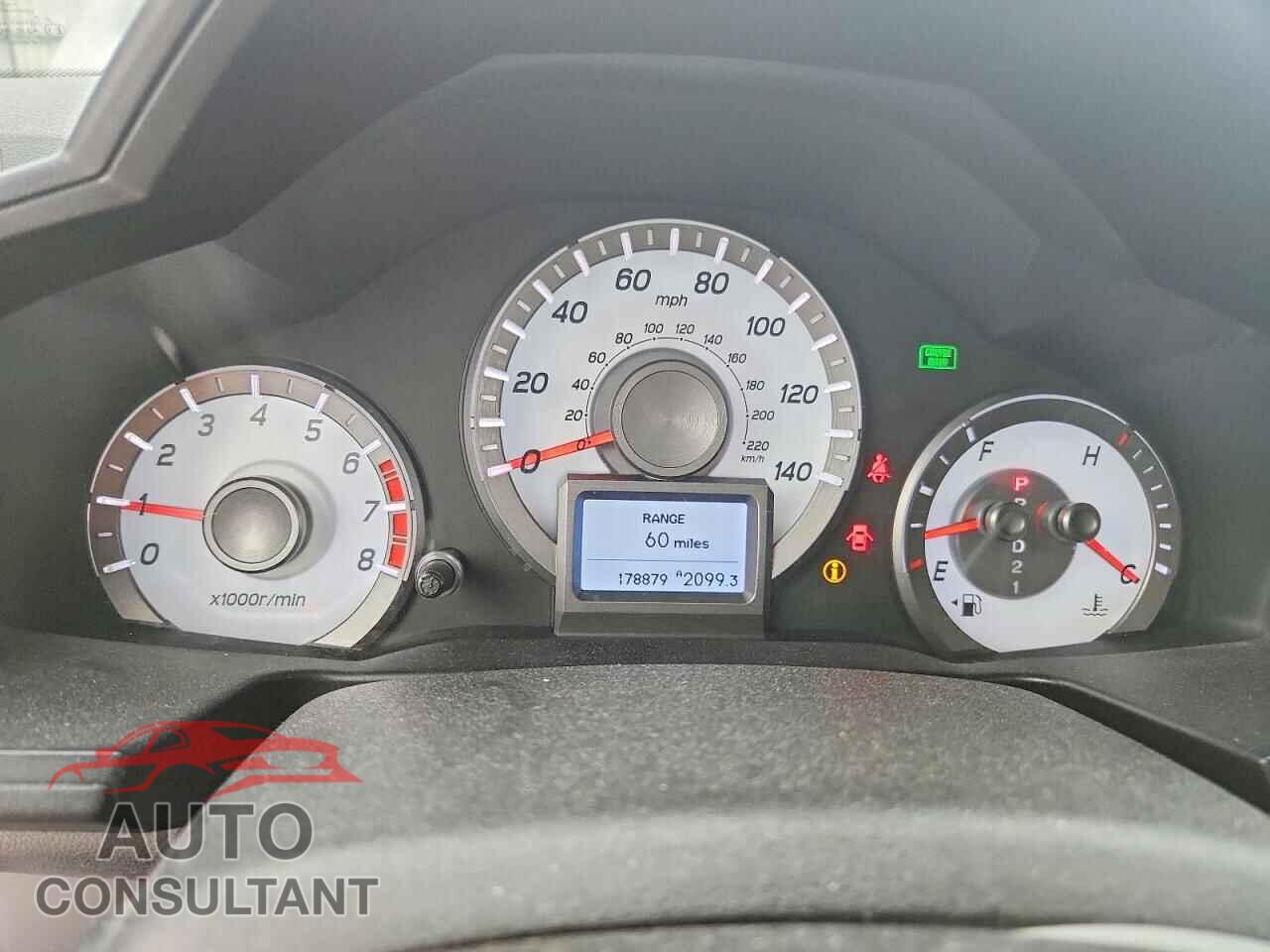 HONDA PILOT 2015 - 5FNYF4H92FB023544