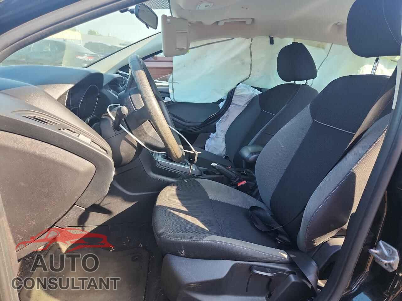 FORD FOCUS 2014 - 1FADP3F22EL359059