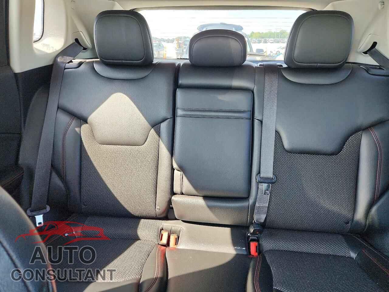 JEEP COMPASS 2018 - 3C4NJDDB4JT199032