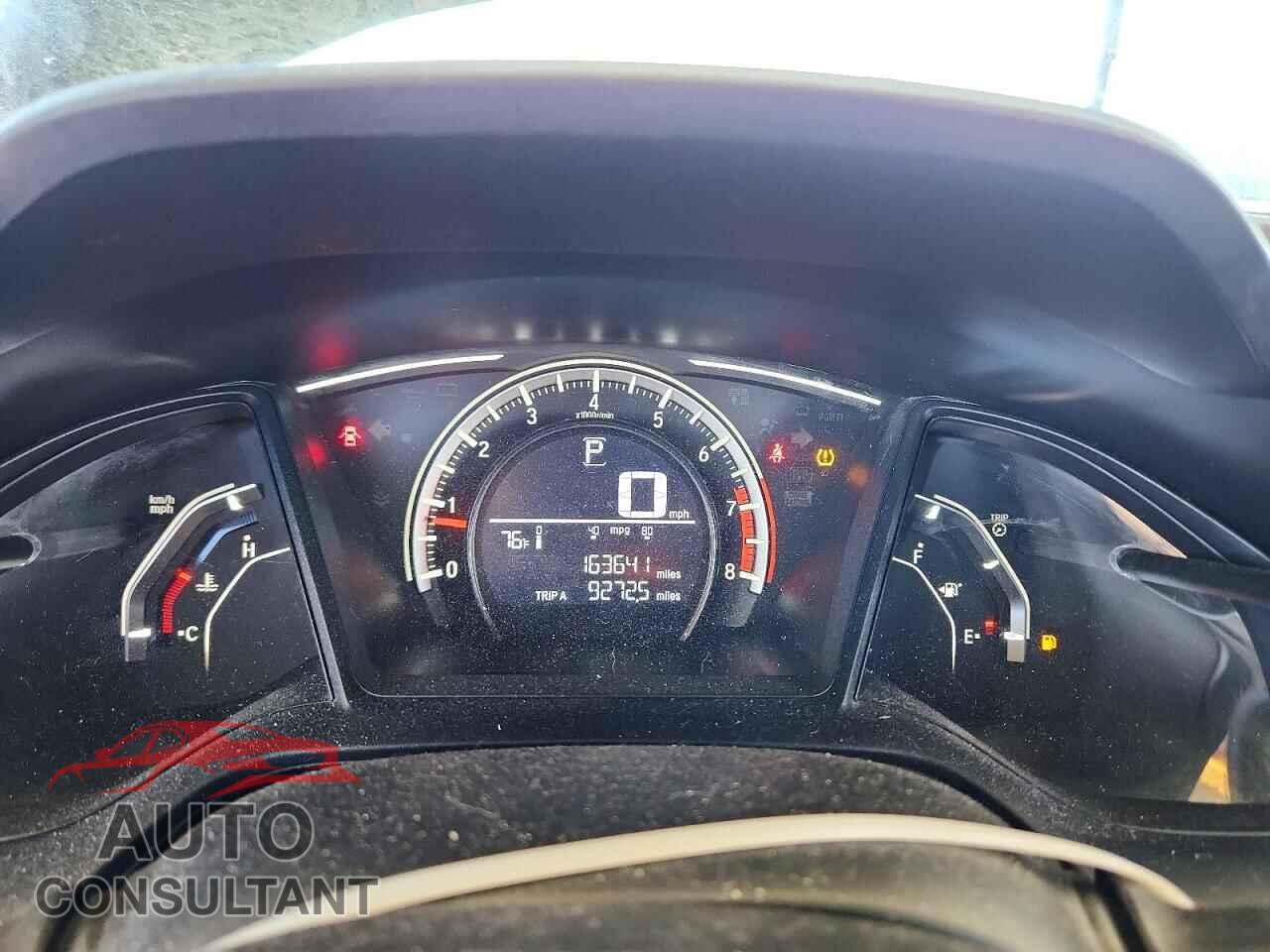 HONDA CIVIC 2018 - 2HGFC2F57JH558247
