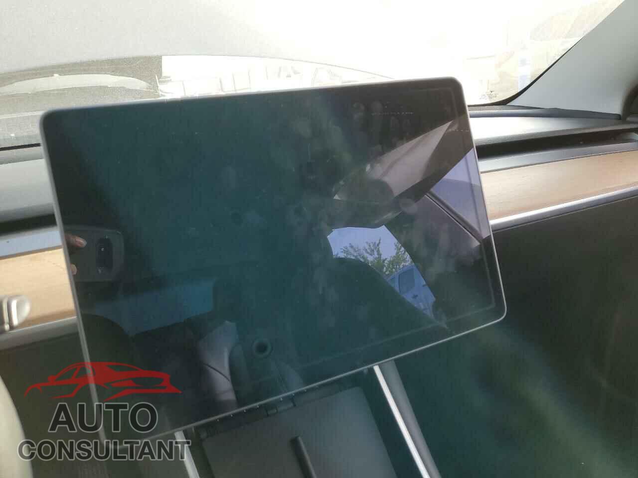 TESLA MODEL 3 2020 - 5YJ3E1EB5LF647496