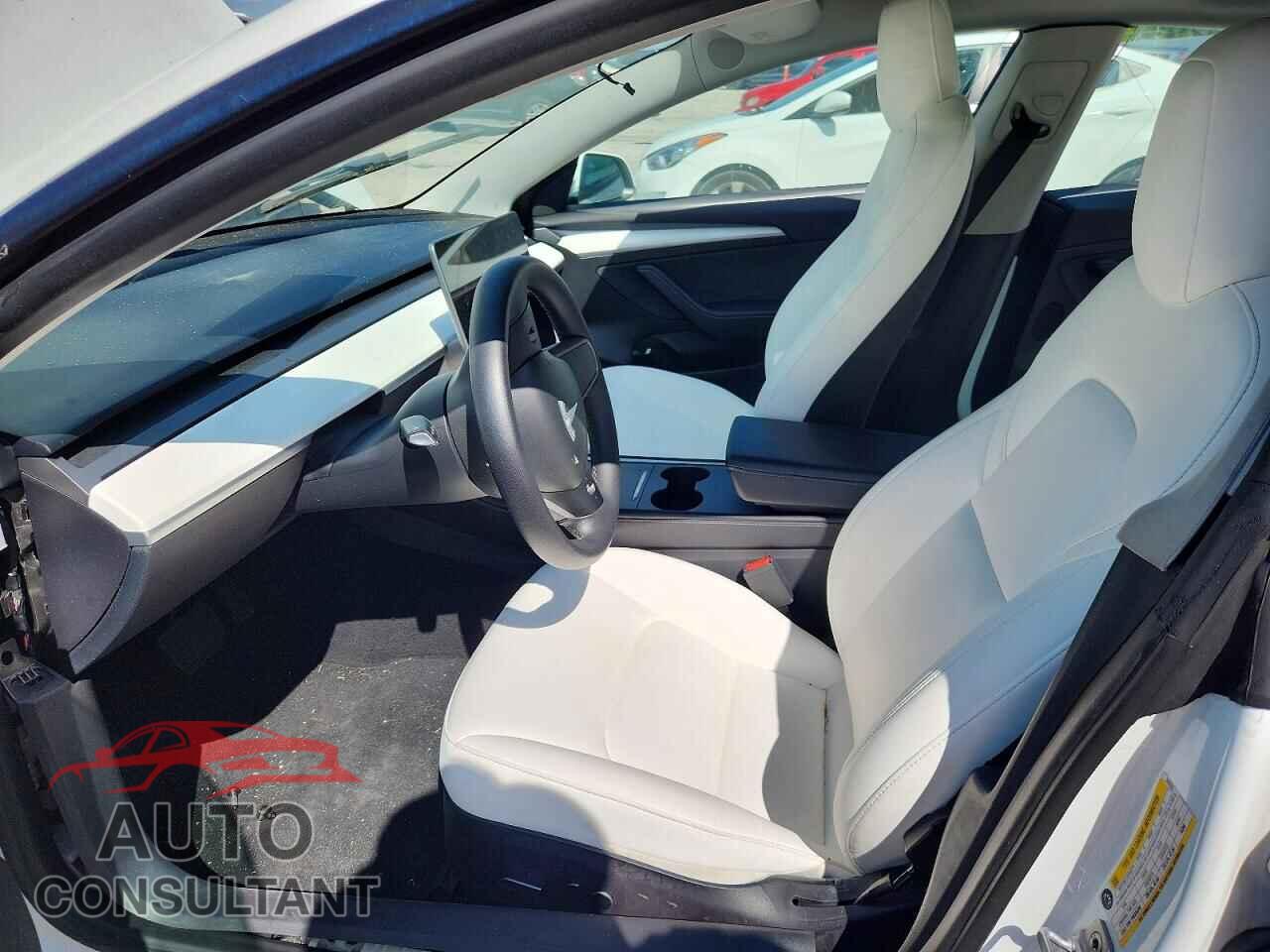 TESLA UNKNOWN 2022 - 5YJ3E1EB0NF349165