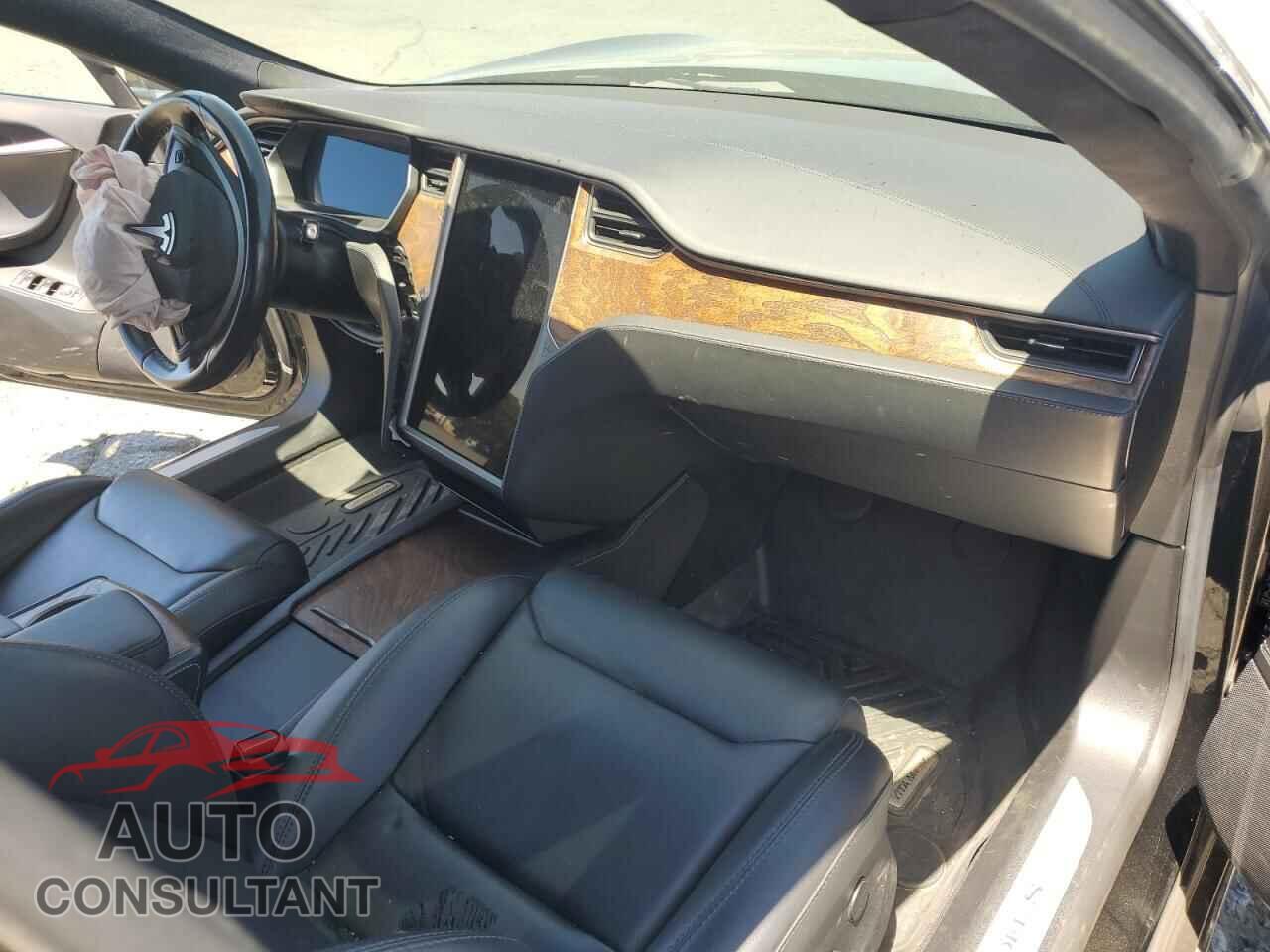 TESLA MODEL S 2018 - 5YJSA1E21JF295148