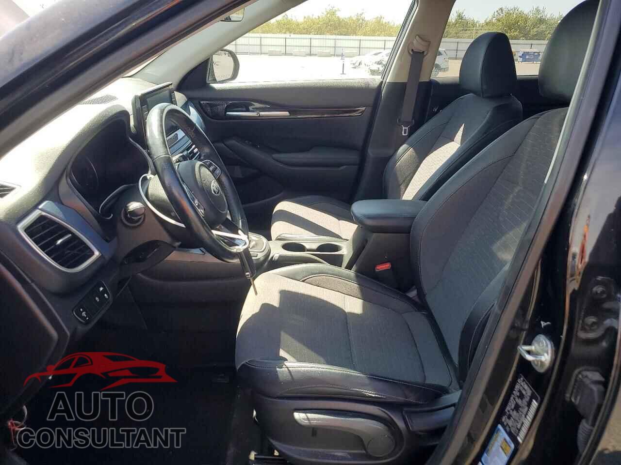 KIA SELTOS 2021 - KNDEU2AA2M7141663