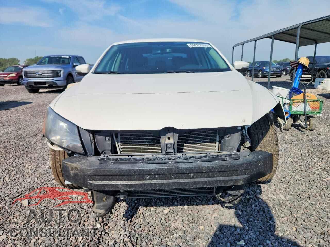 VOLKSWAGEN PASSAT 2014 - 1VWBP7A37EC004331