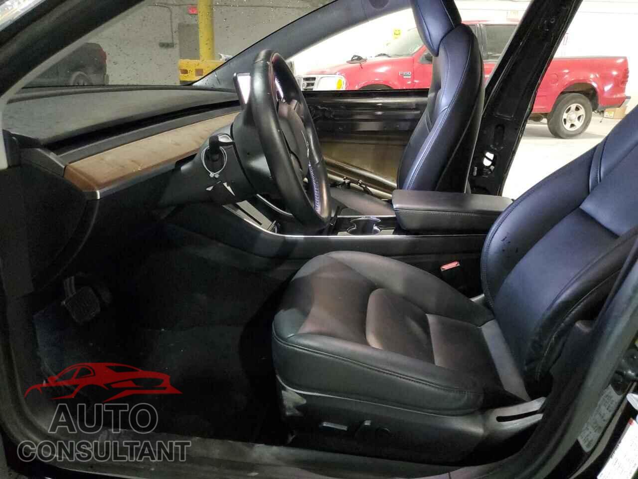 TESLA MODEL 3 2018 - 5YJ3E1EA3JF176095