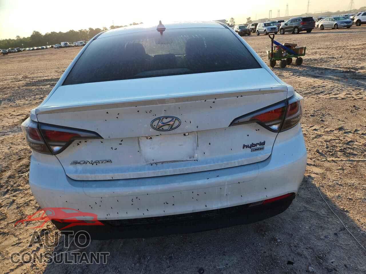 HYUNDAI SONATA 2017 - KMHE34L13HA046741