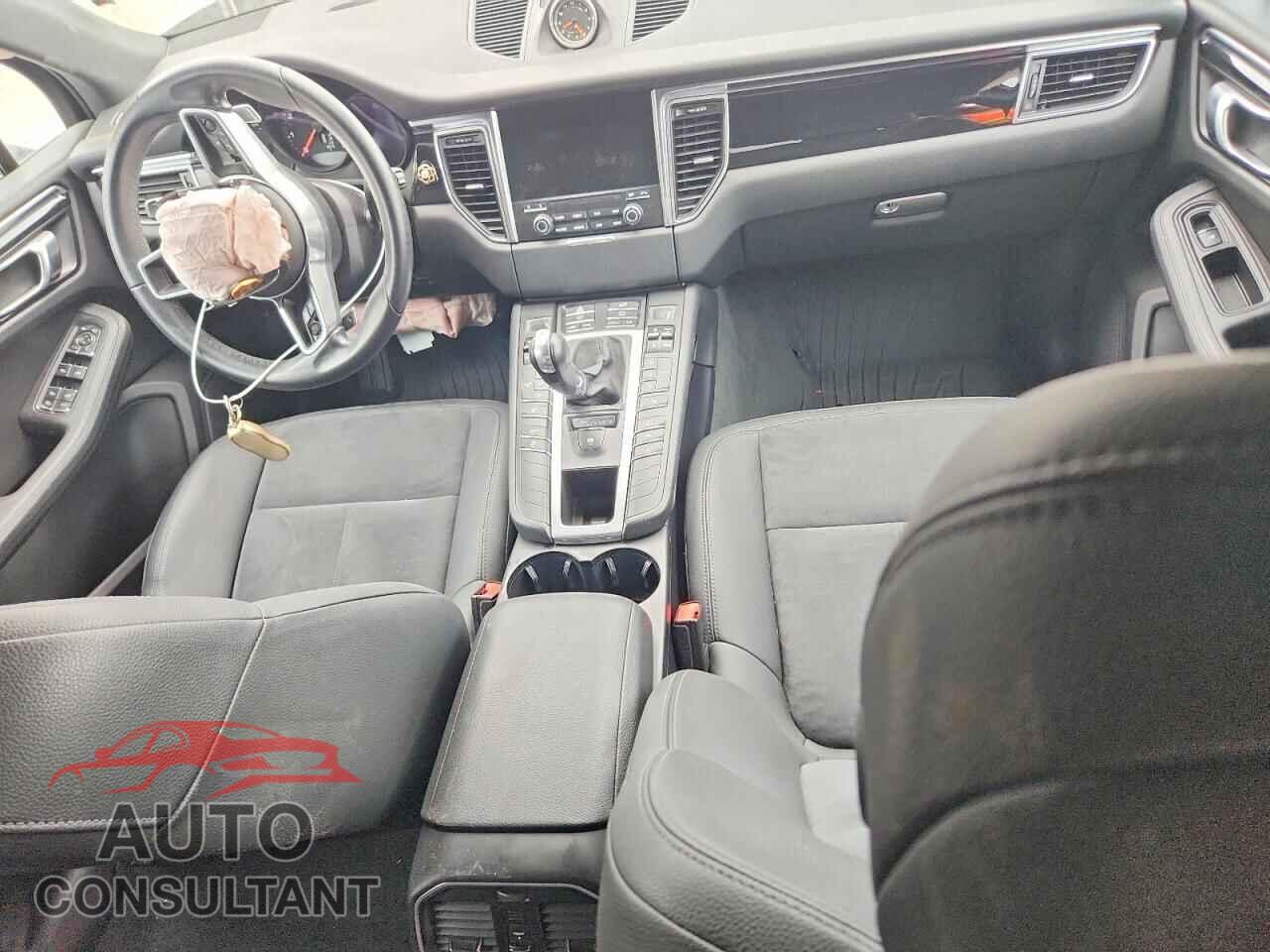 PORSCHE MACAN 2018 - WP1AA2A58JLB16617