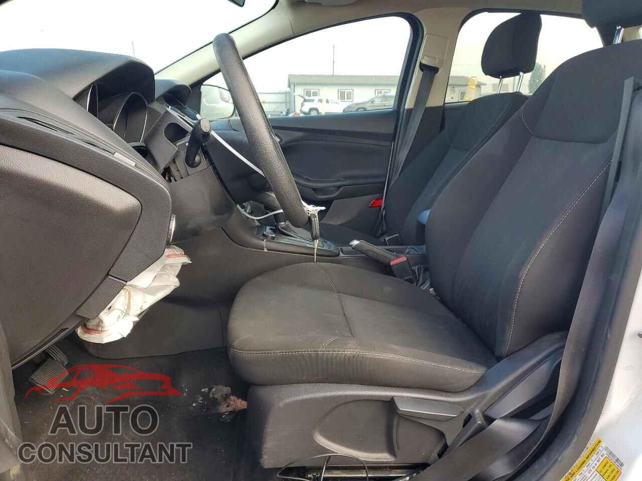 FORD FOCUS 2017 - 1FADP3K23HL308745