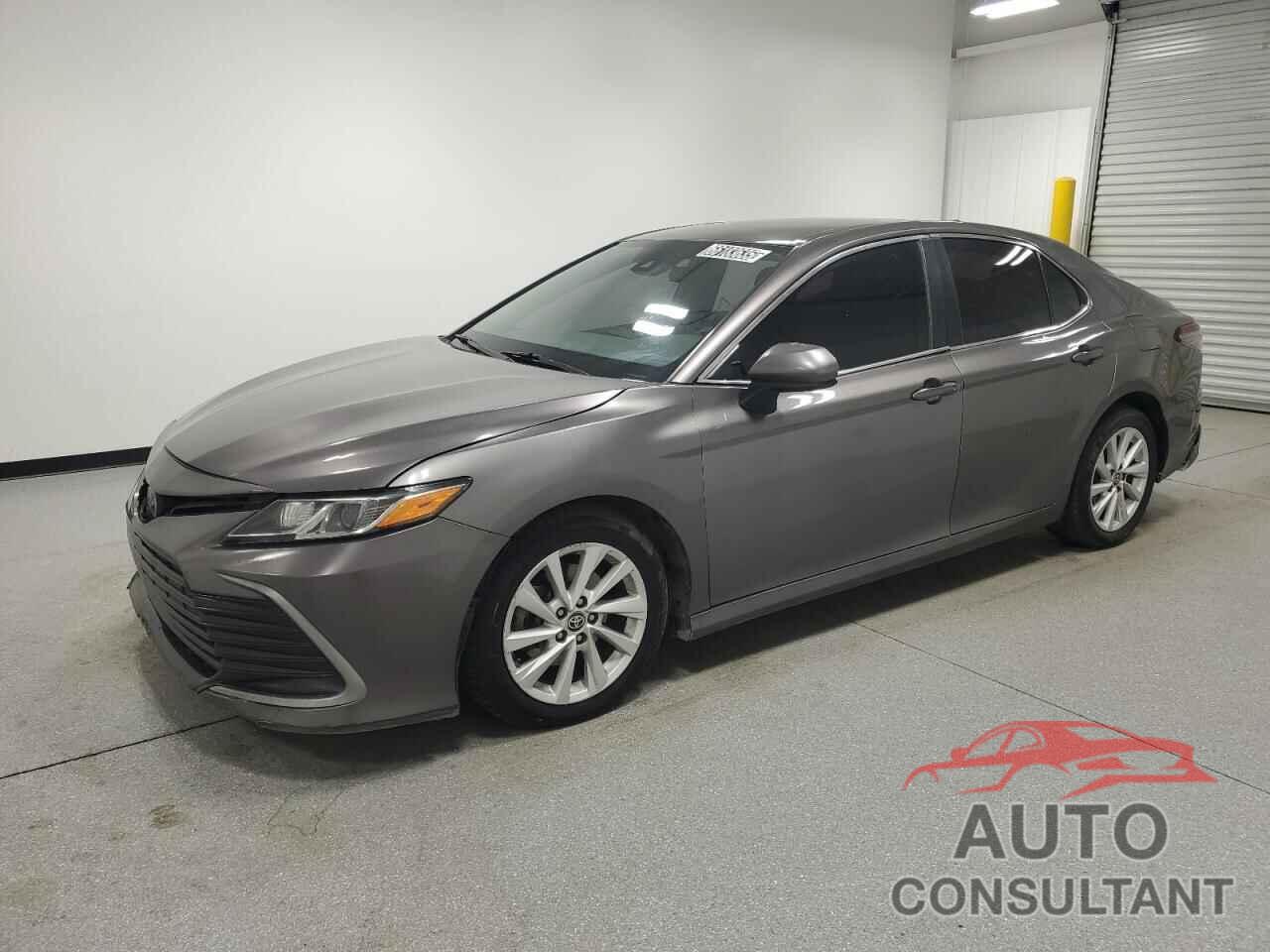 TOYOTA CAMRY 2022 - 4T1C11AK3NU666720