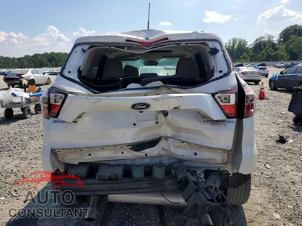 FORD ESCAPE 2017 - 1FMCU0JD7HUB96277