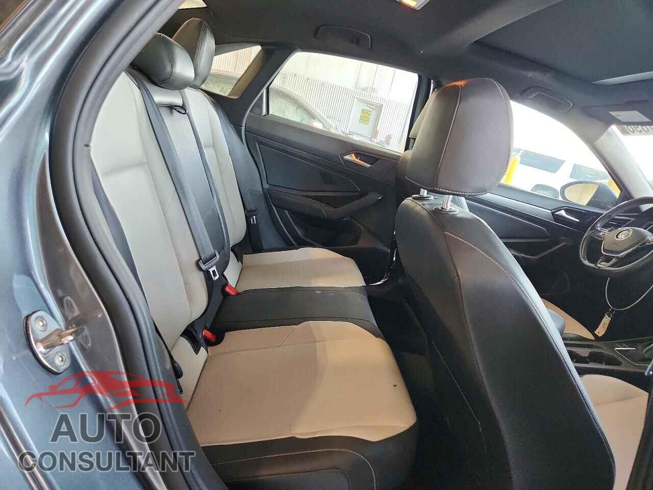 VOLKSWAGEN JETTA 2019 - 3VWC57BU1KM041385