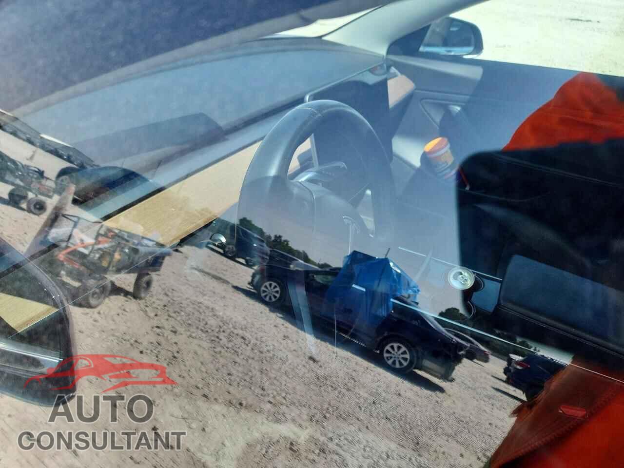 TESLA MODEL 3 2018 - 5YJ3E1EA9JF028114