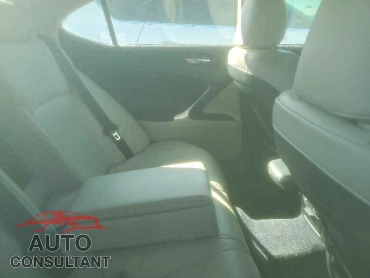 LEXUS IS 2011 - JTHBF5C22B5132795