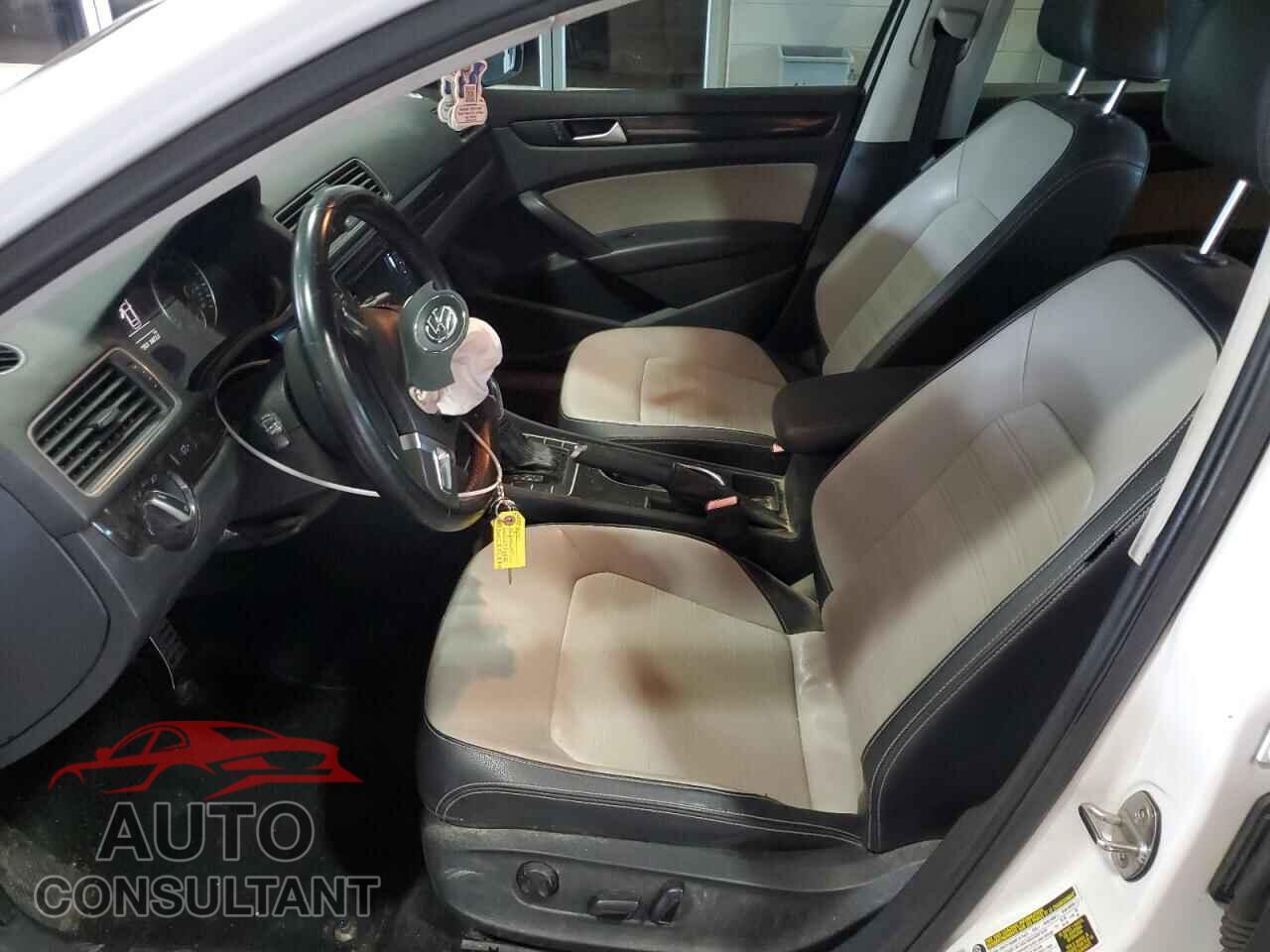 VOLKSWAGEN PASSAT 2015 - 1VWBS7A30FC083468
