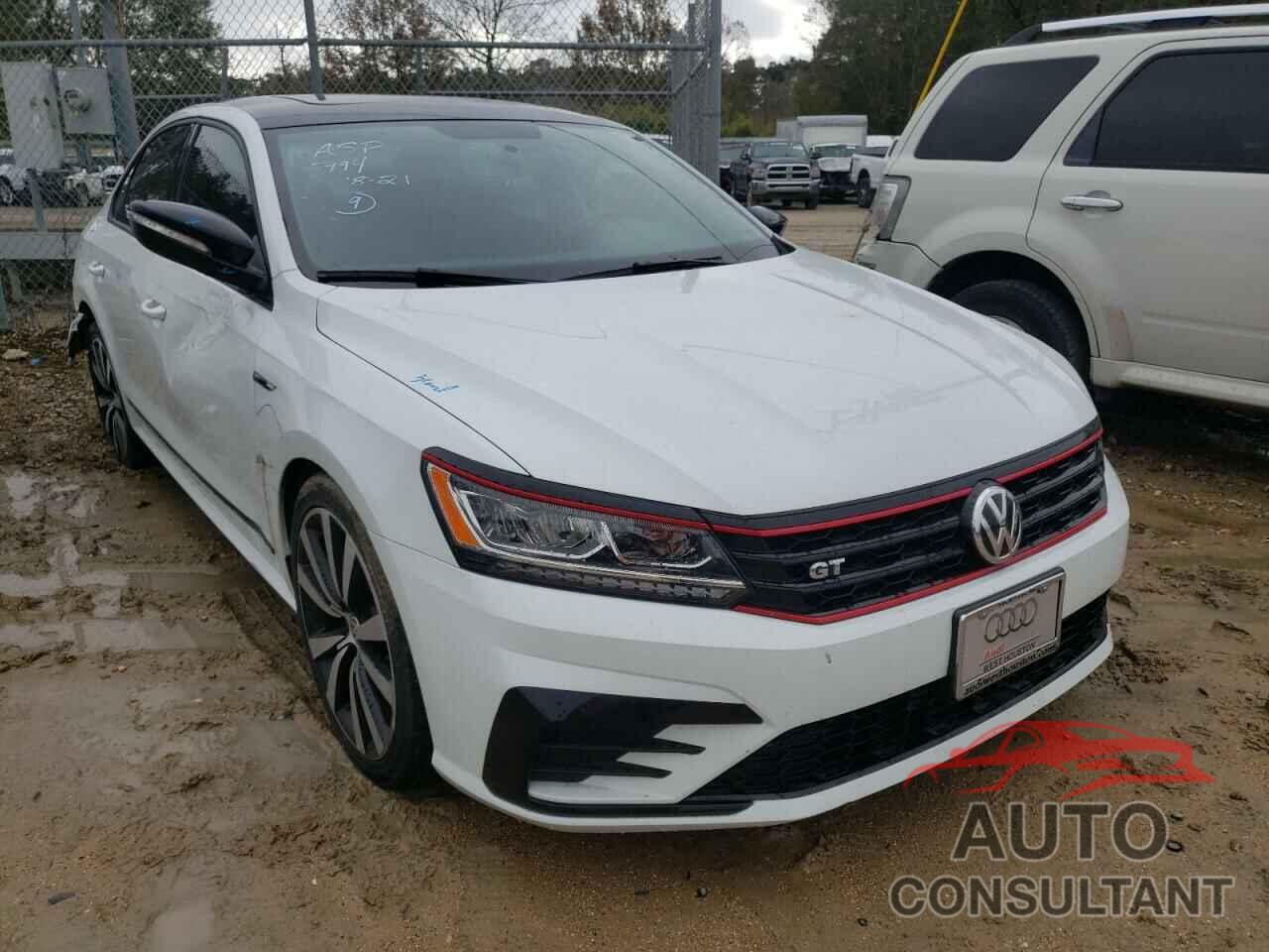 VOLKSWAGEN PASSAT 2018 - 1VWJM7A37JC048859