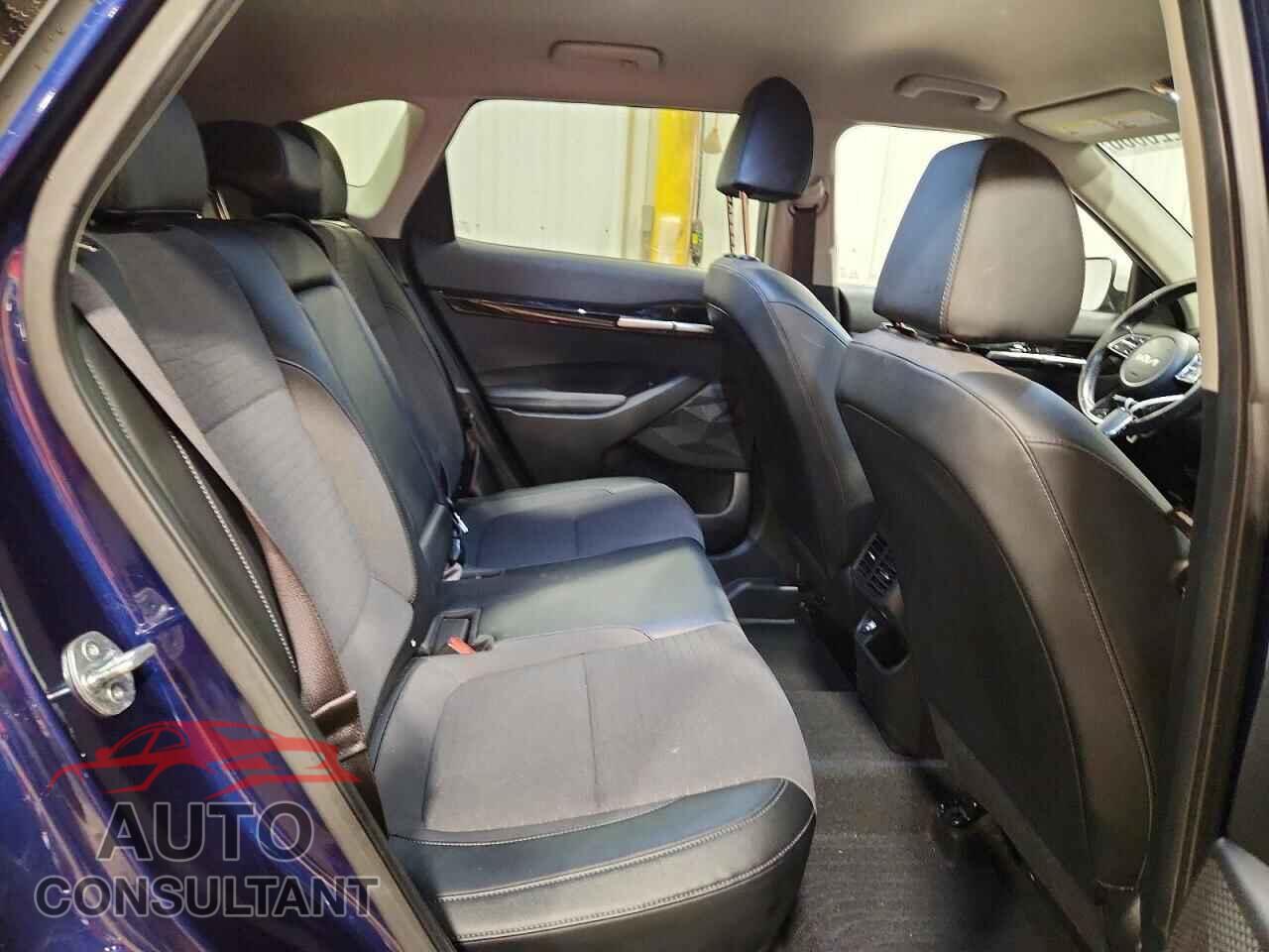 KIA SELTOS 2023 - KNDEUCA27P7418570