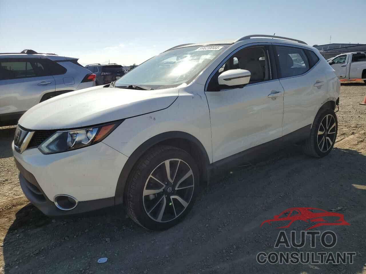 NISSAN ROGUE 2018 - JN1BJ1CP7JW153447