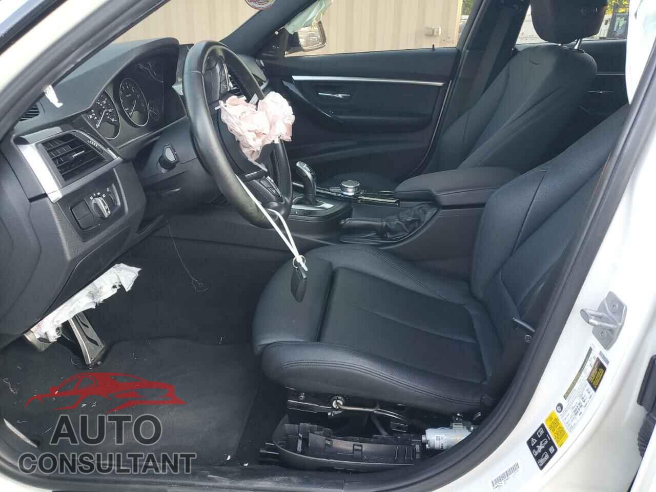 BMW 3 SERIES 2017 - WBA8B7C32HA190043