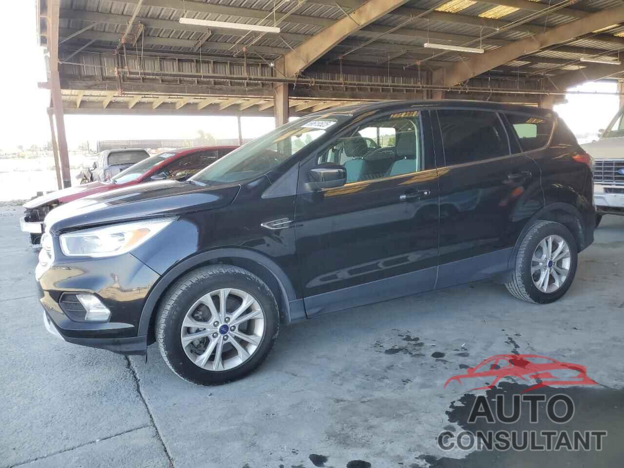 FORD ESCAPE 2017 - 1FMCU9G99HUC03382