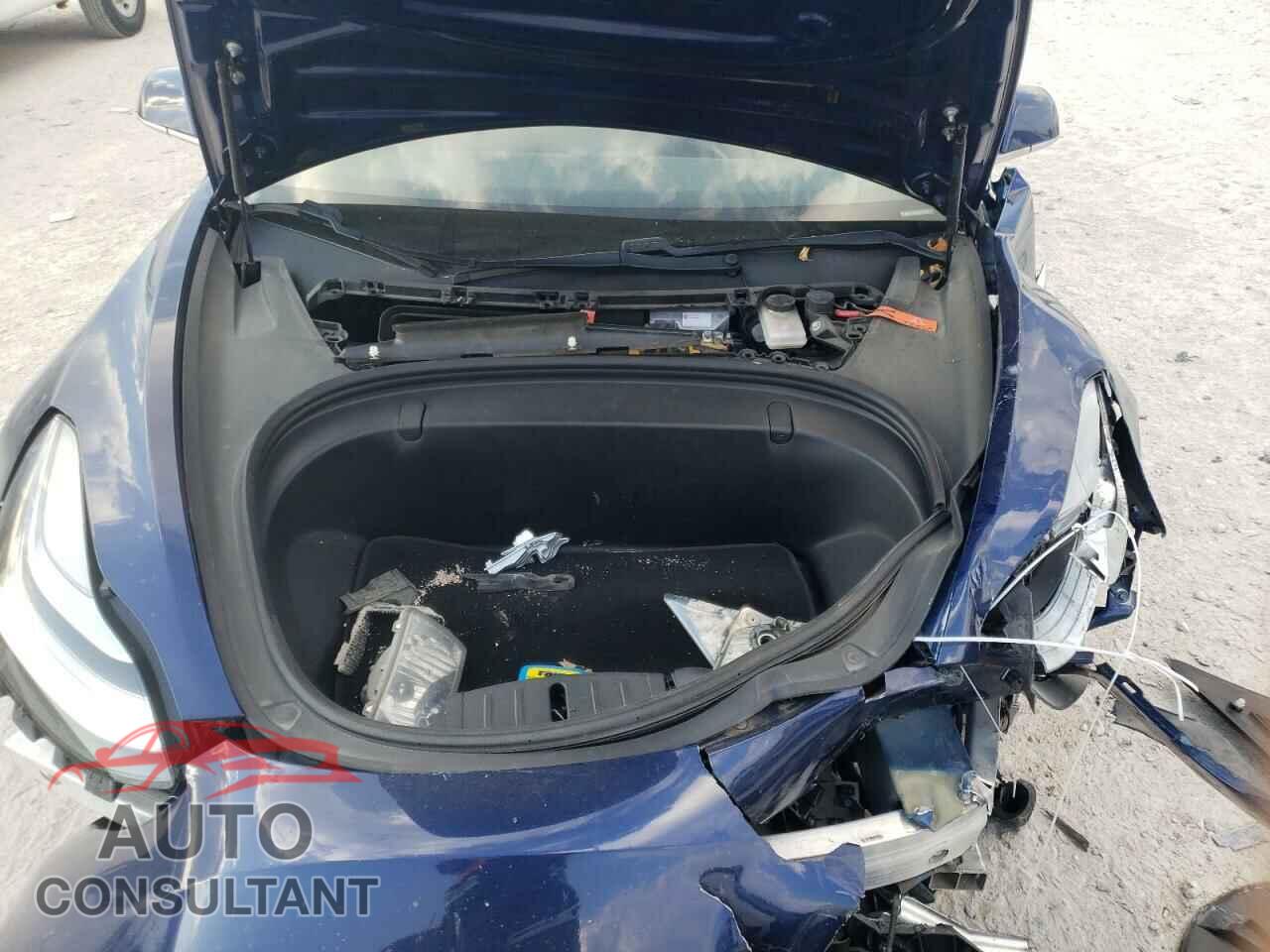 TESLA MODEL 3 2018 - 5YJ3E1EA0JF052172