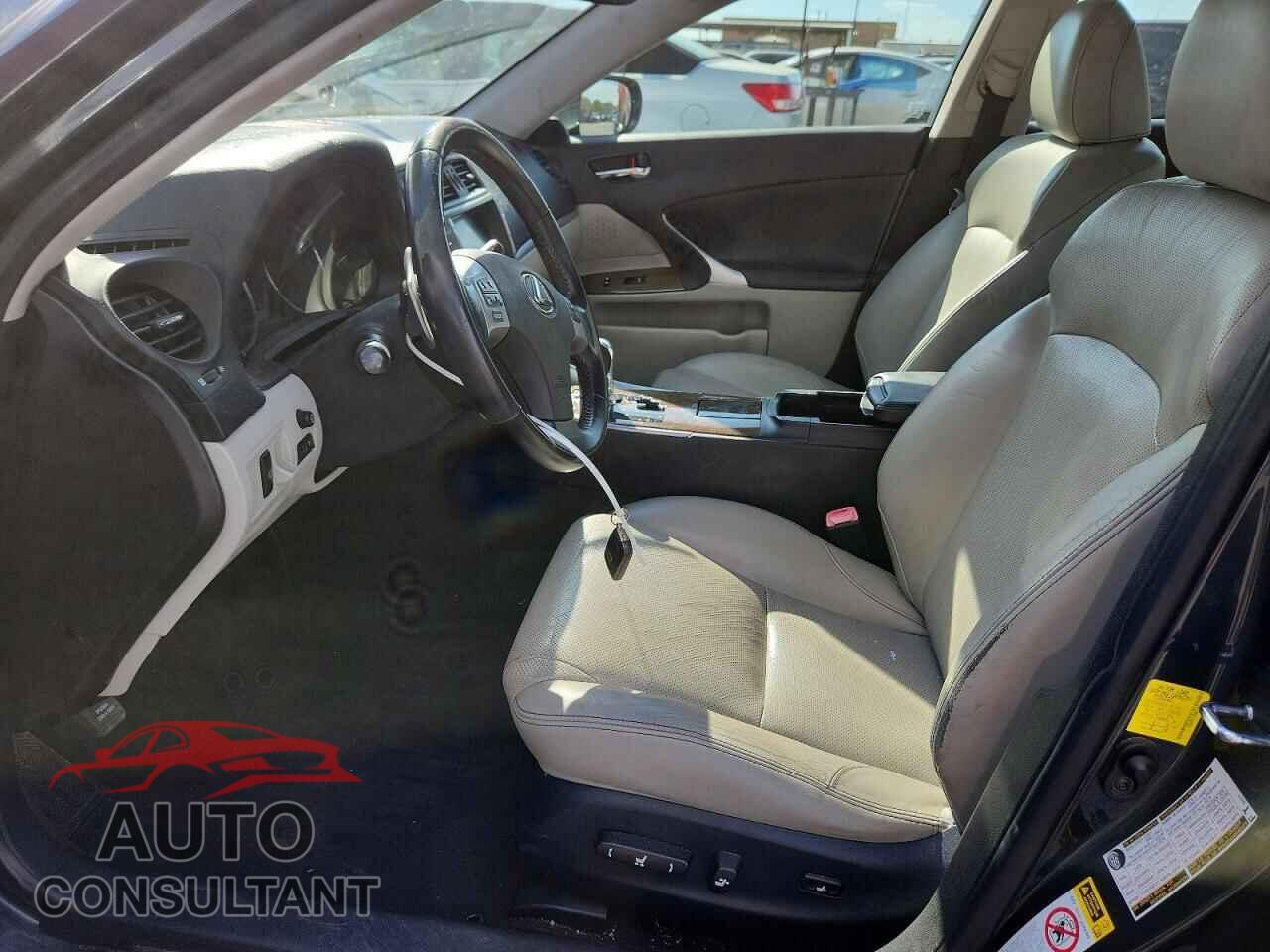 LEXUS IS 2011 - JTHBE5C21B5027359