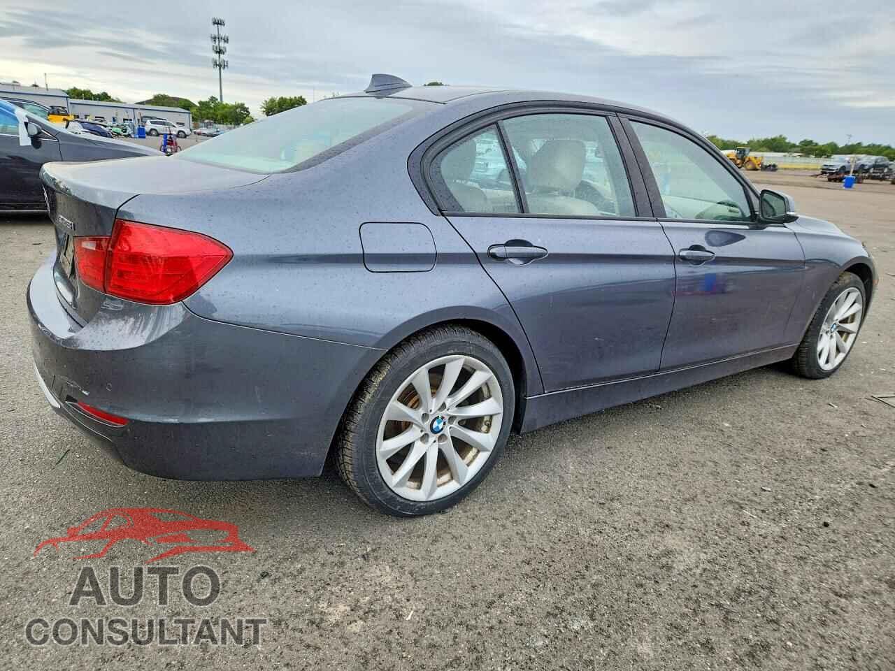 BMW 3 SERIES 2013 - WBA3B5C55DF598744