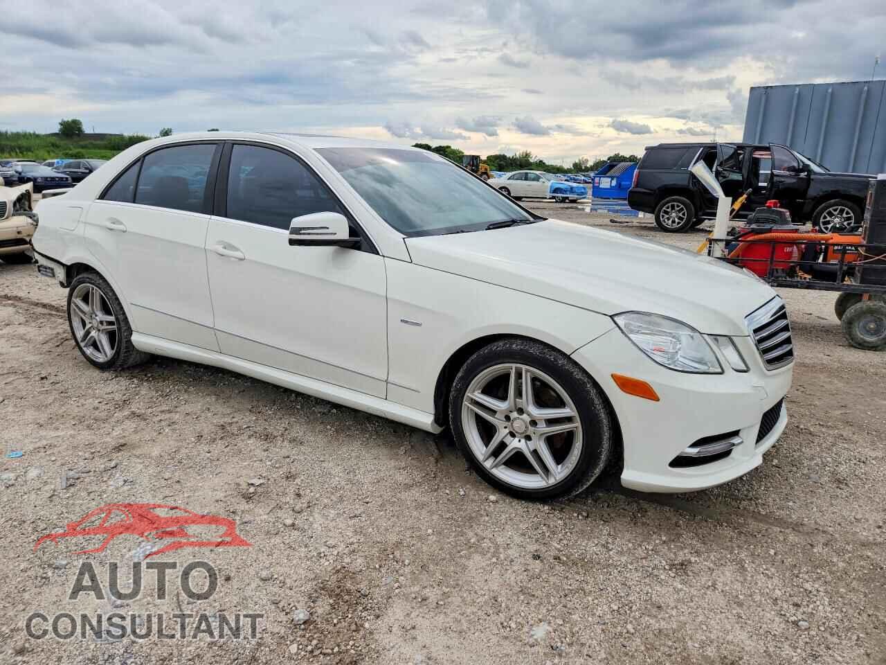 MERCEDES-BENZ E-CLASS 2012 - WDDHF5KB8CA651636