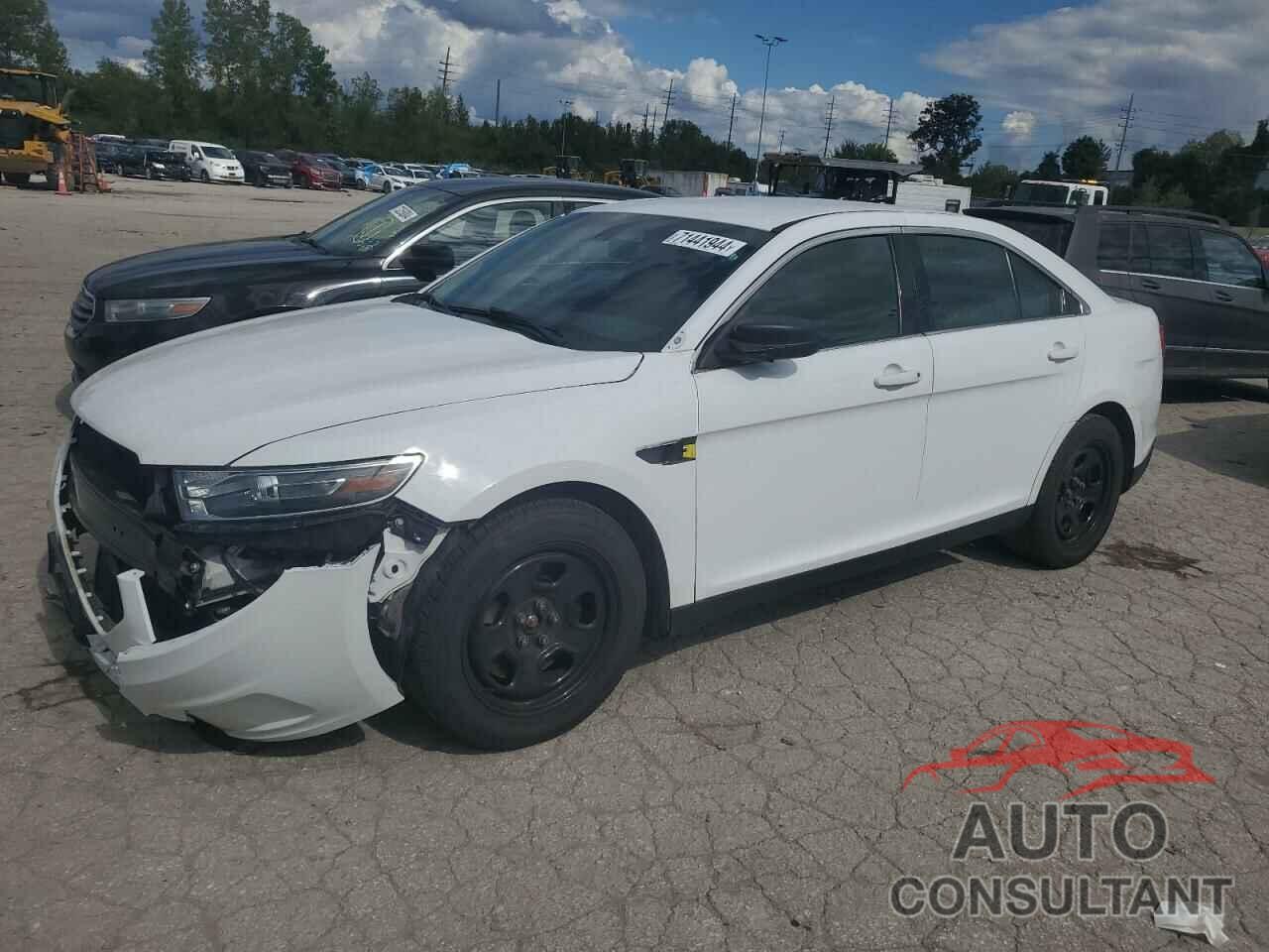 FORD TAURUS 2018 - 1FAHP2L81JG141511