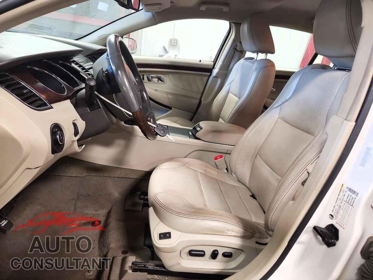 FORD TAURUS 2011 - 1FAHP2FW3BG113365