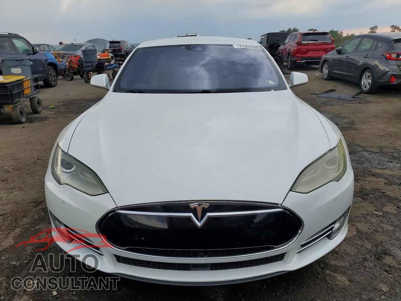 TESLA MODEL S 2015 - 5YJSA1E42FF118651