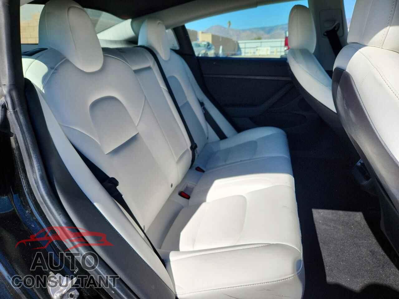 TESLA MODEL 3 2021 - 5YJ3E1EA1MF068482