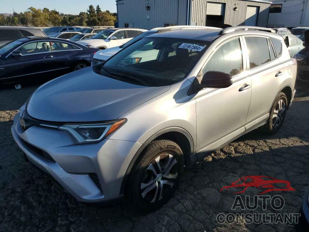 TOYOTA RAV4 2018 - 2T3ZFREV0JW433460