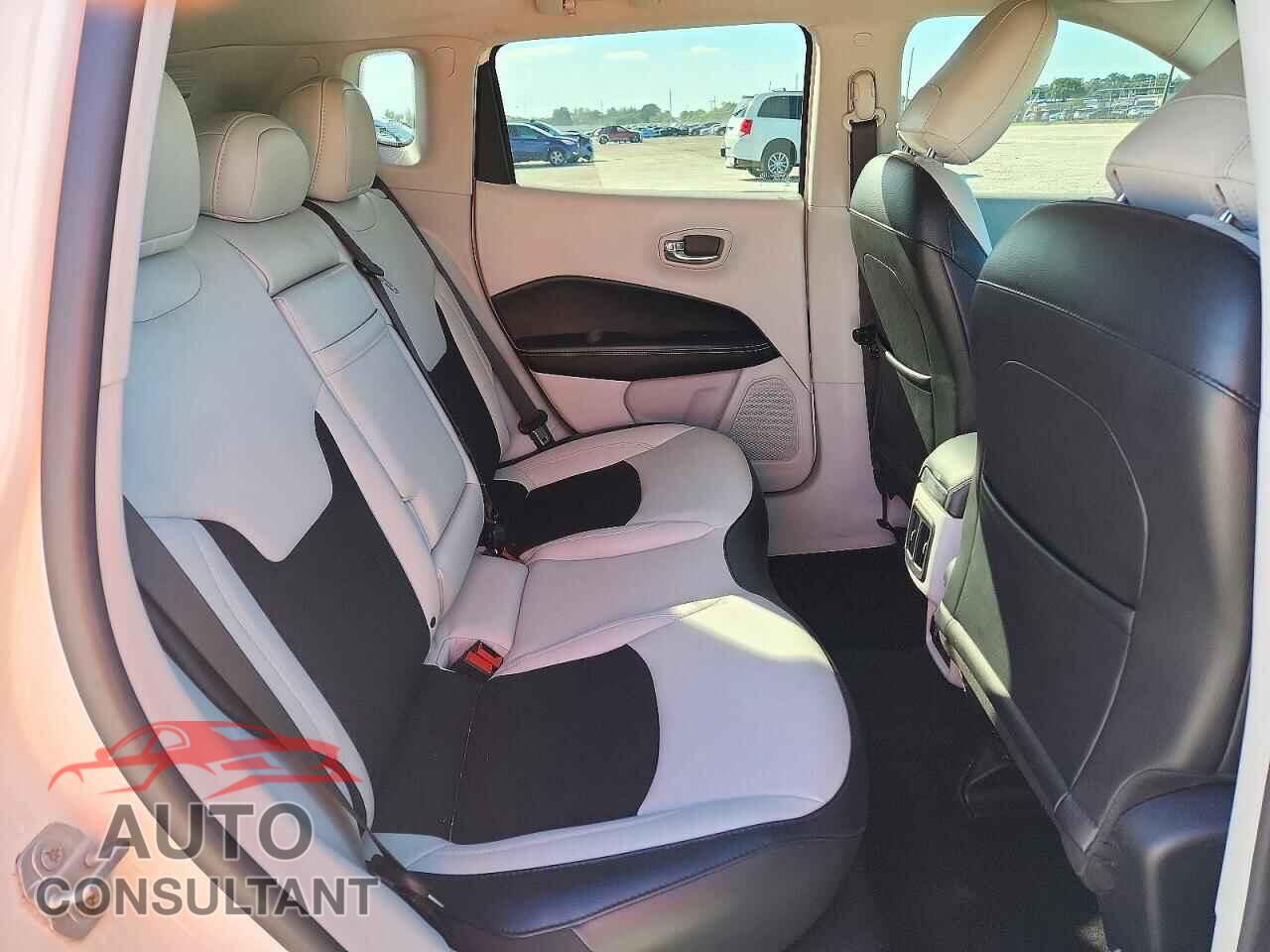 JEEP COMPASS 2019 - 3C4NJCBB0KT843687