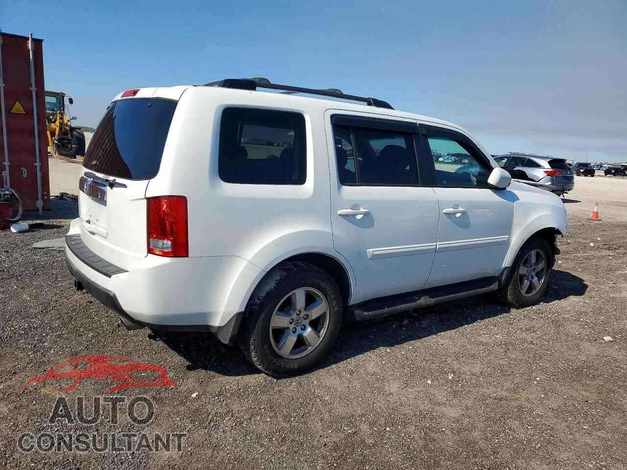 HONDA PILOT 2011 - 5FNYF3H50BB032129