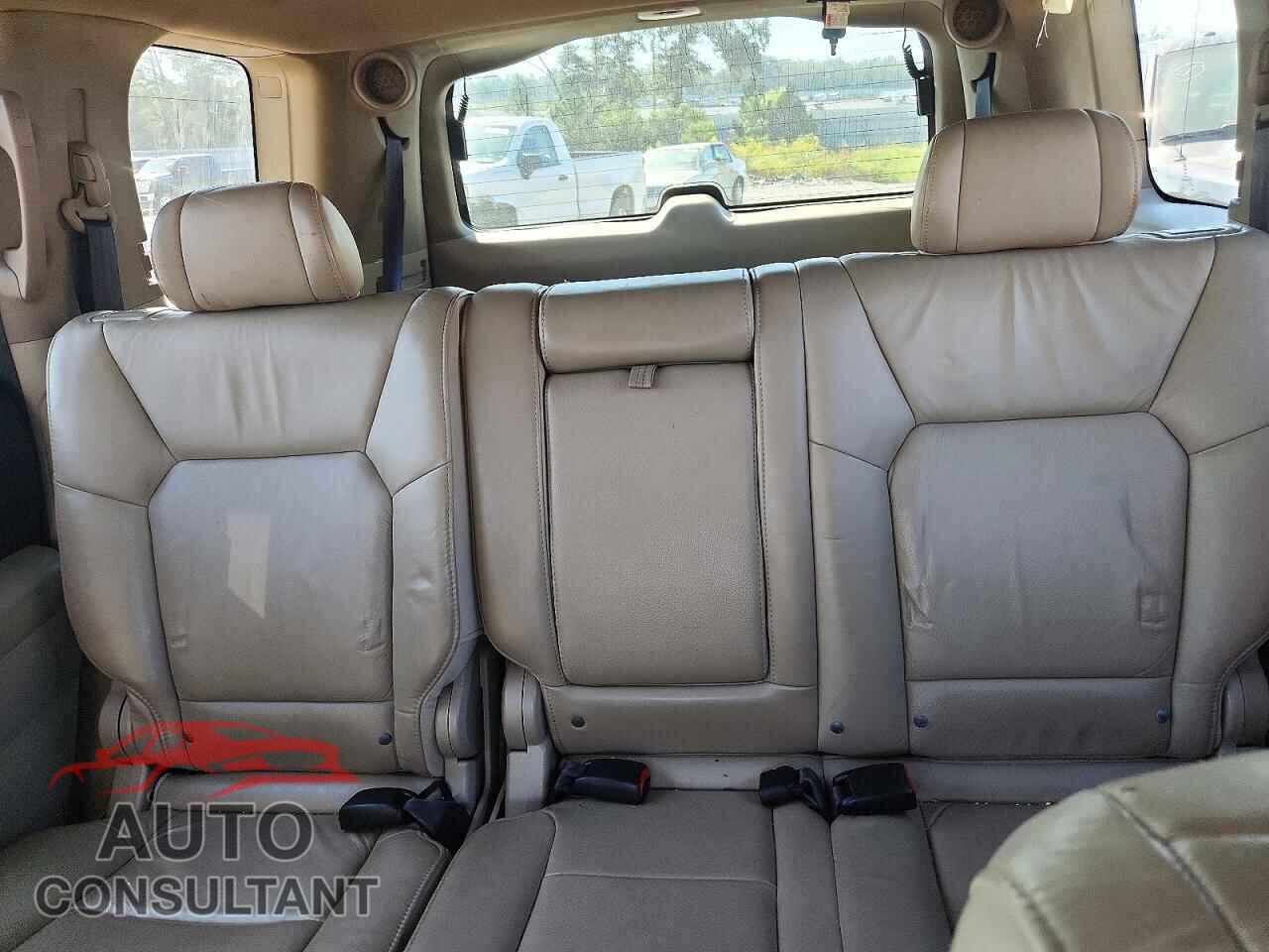 HONDA PILOT 2011 - 5FNYF3H64BB034670