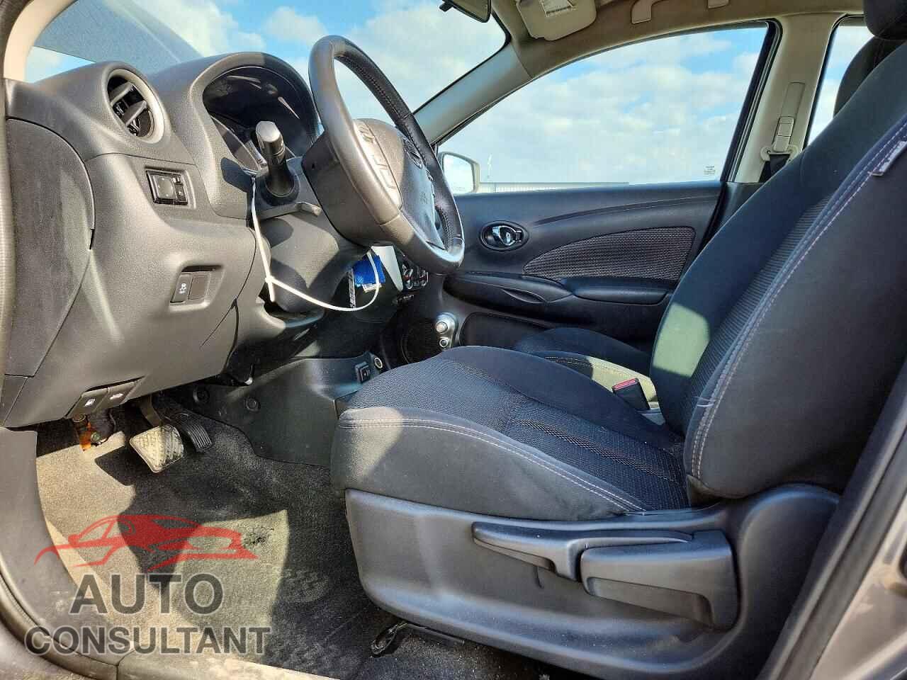 NISSAN VERSA 2017 - 3N1CN7AP3HL800537