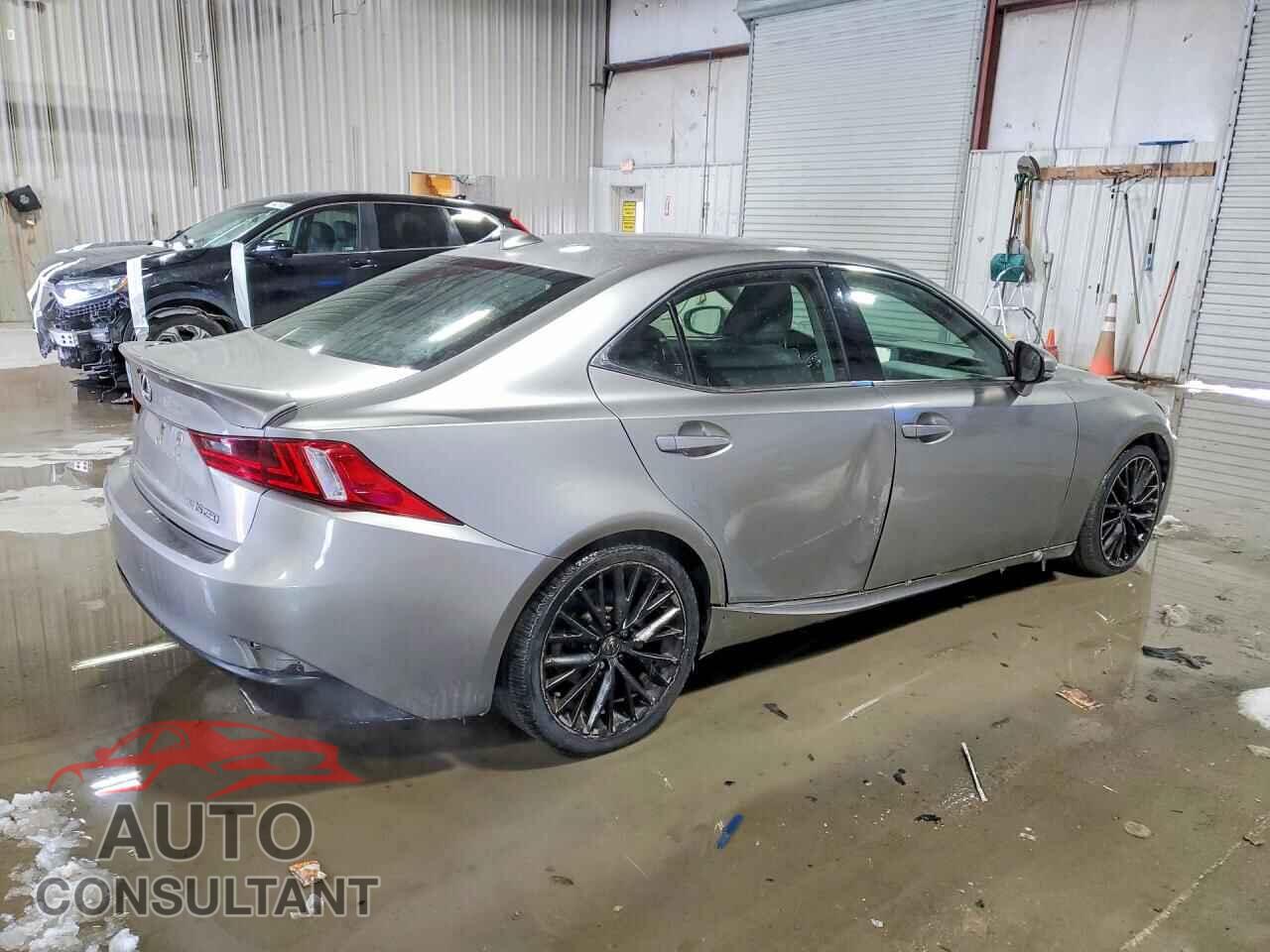 LEXUS IS 2015 - JTHCF1D25F5020719