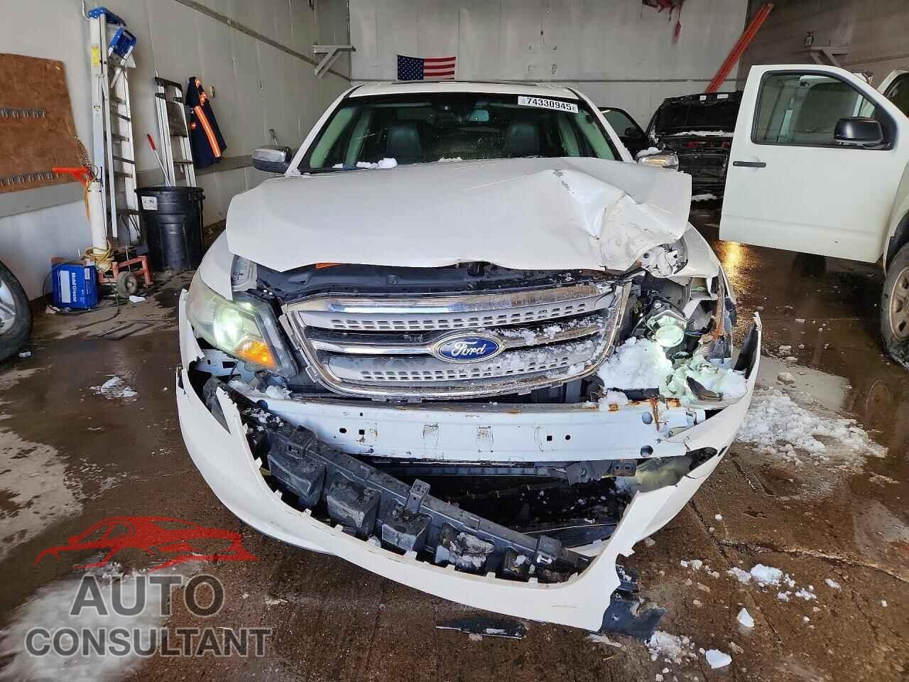 FORD TAURUS 2011 - 1FAHP2JW9BG135376