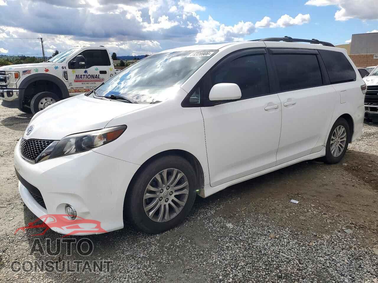 TOYOTA SIENNA 2011 - 5TDXK3DC0BS040514