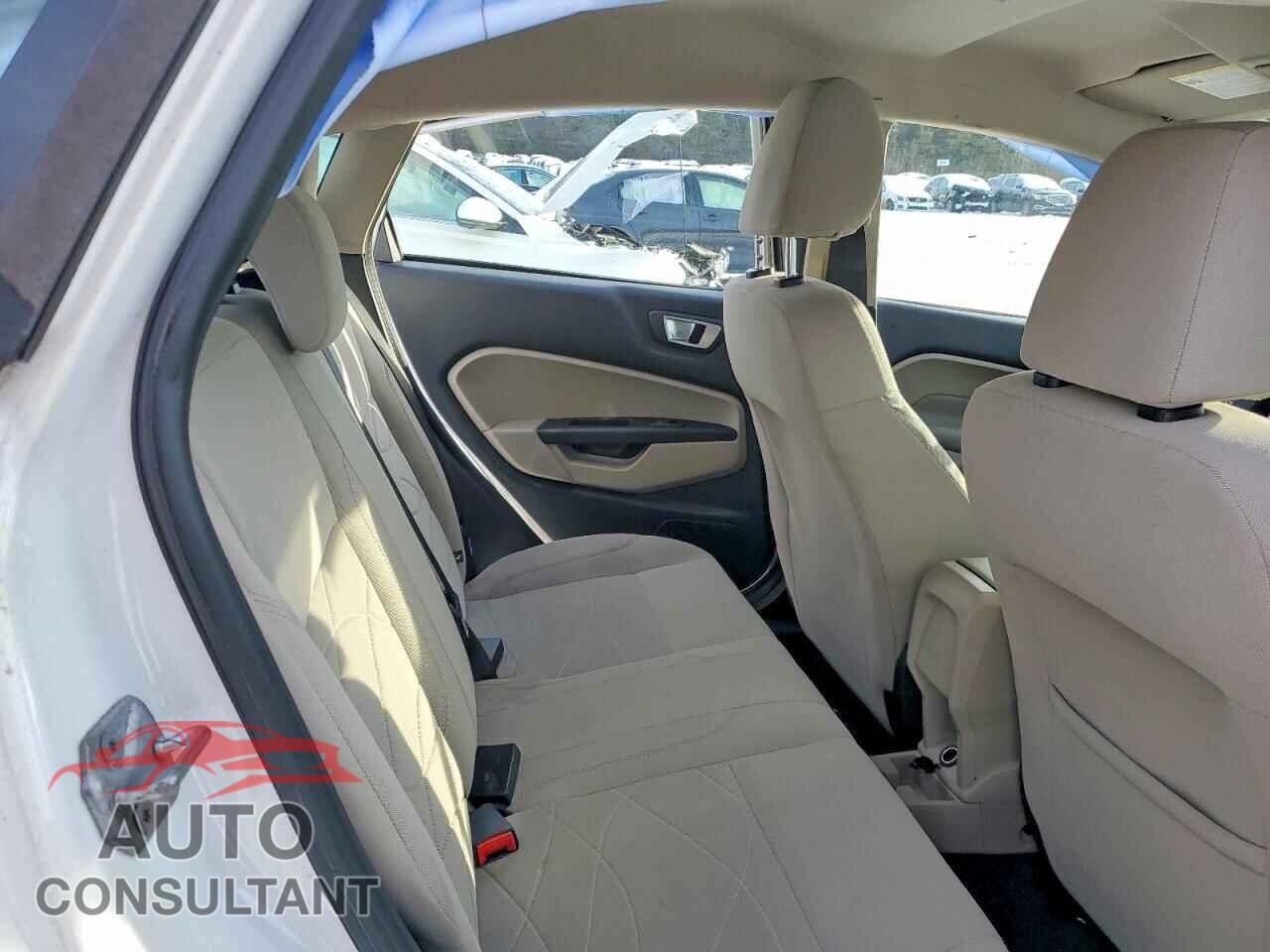 FORD FIESTA 2014 - 3FADP4EJ8EM125604