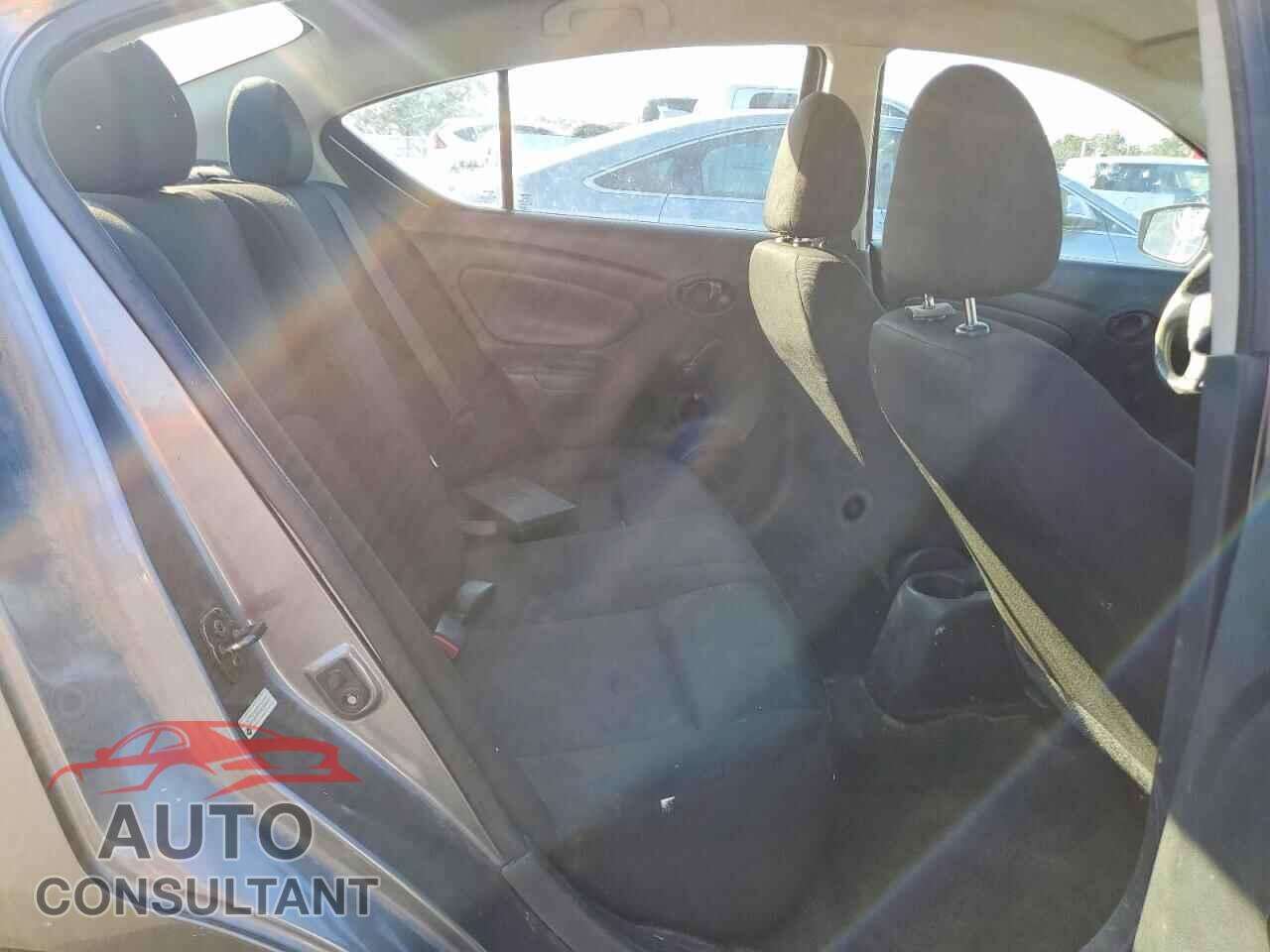 NISSAN VERSA 2019 - 3N1CN7AP3KL804871