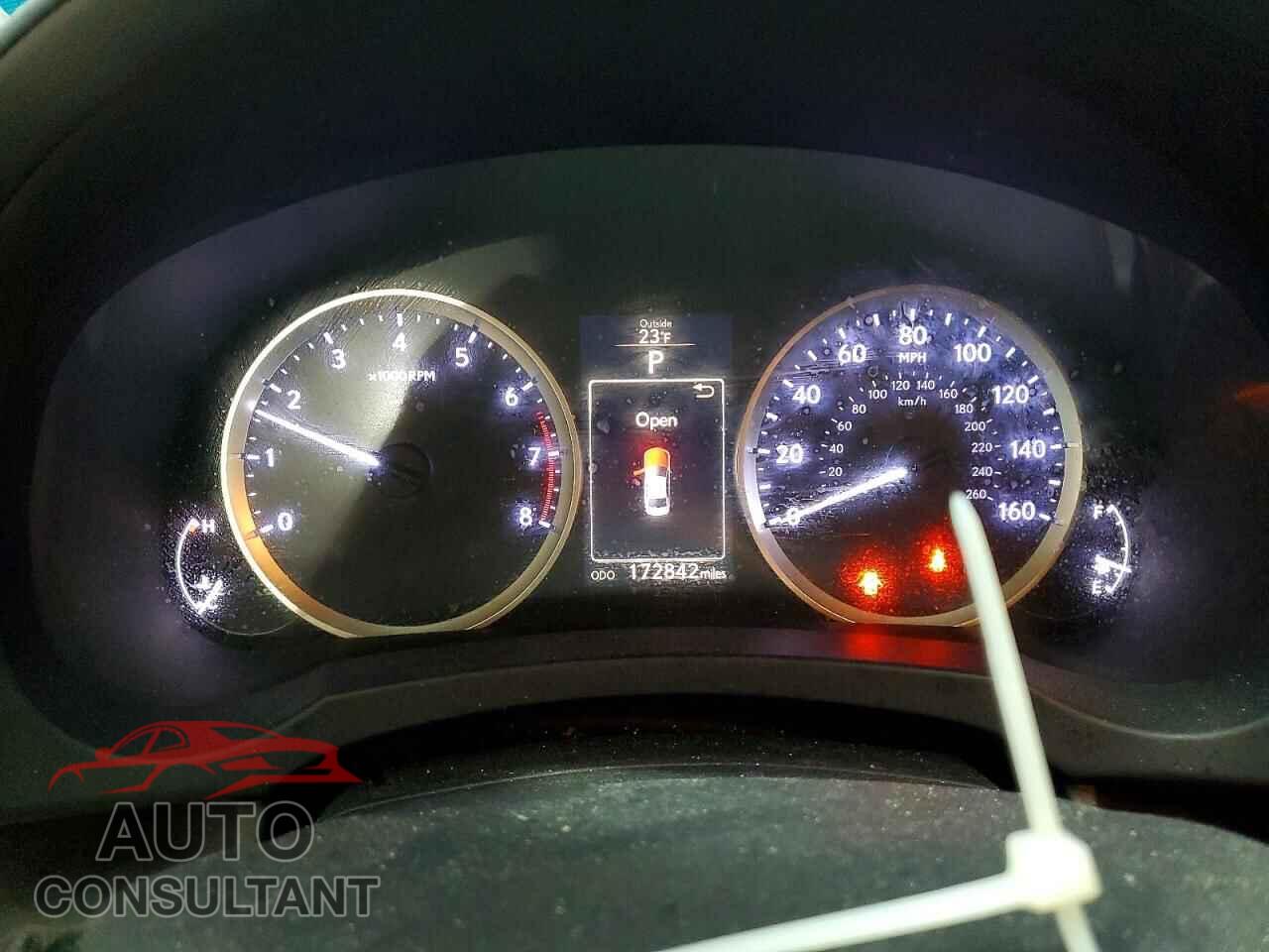LEXUS IS 2014 - JTHCF1D29E5015277