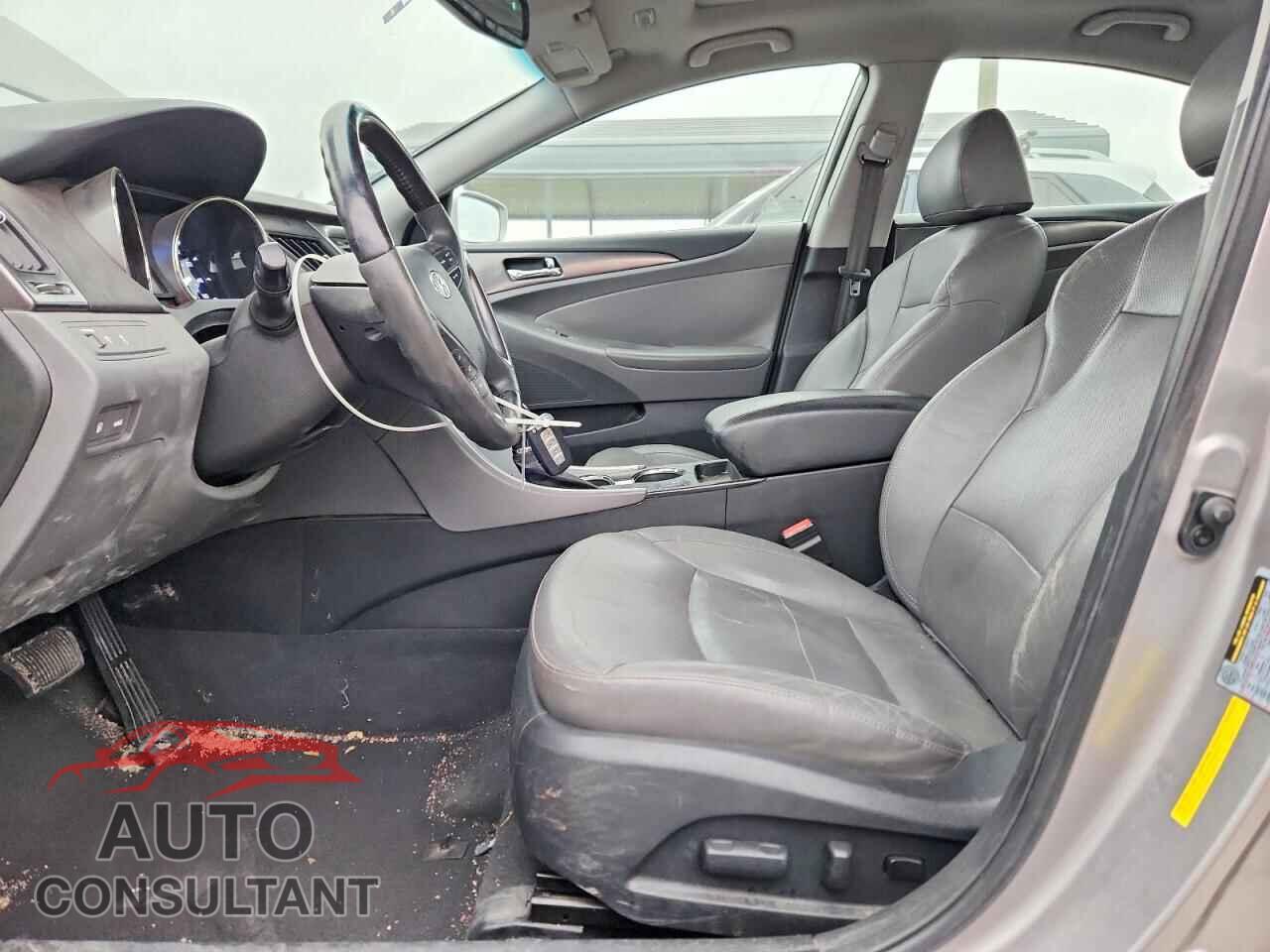 HYUNDAI SONATA 2012 - KMHEC4A49CA020523