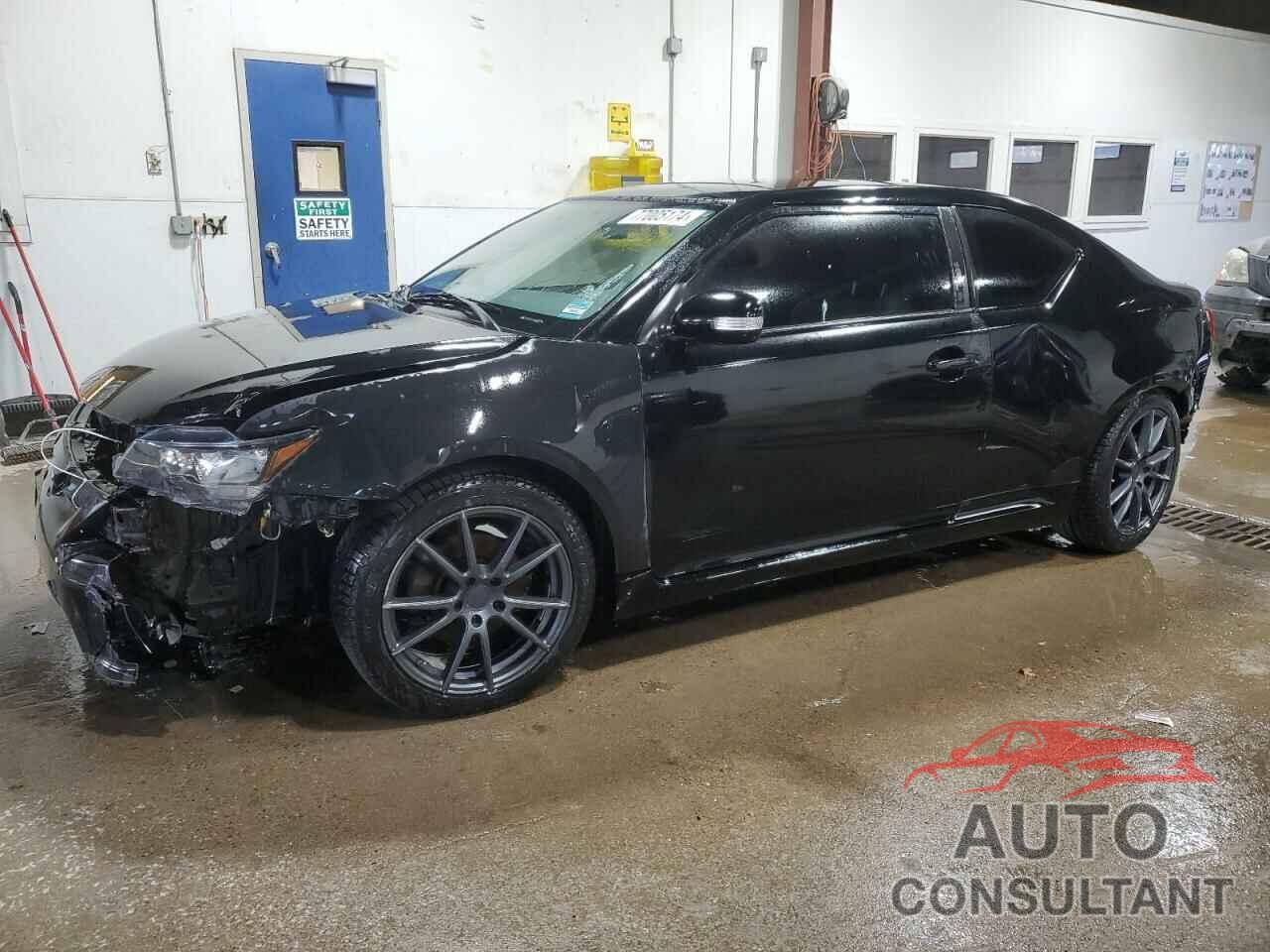 TOYOTA SCION 2011 - JTKJF5C70B3005864