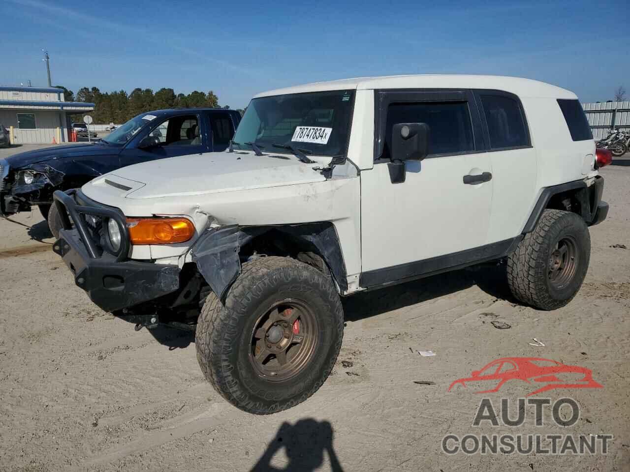 TOYOTA FJ CRUISER 2012 - JTEBU4BF1CK143761