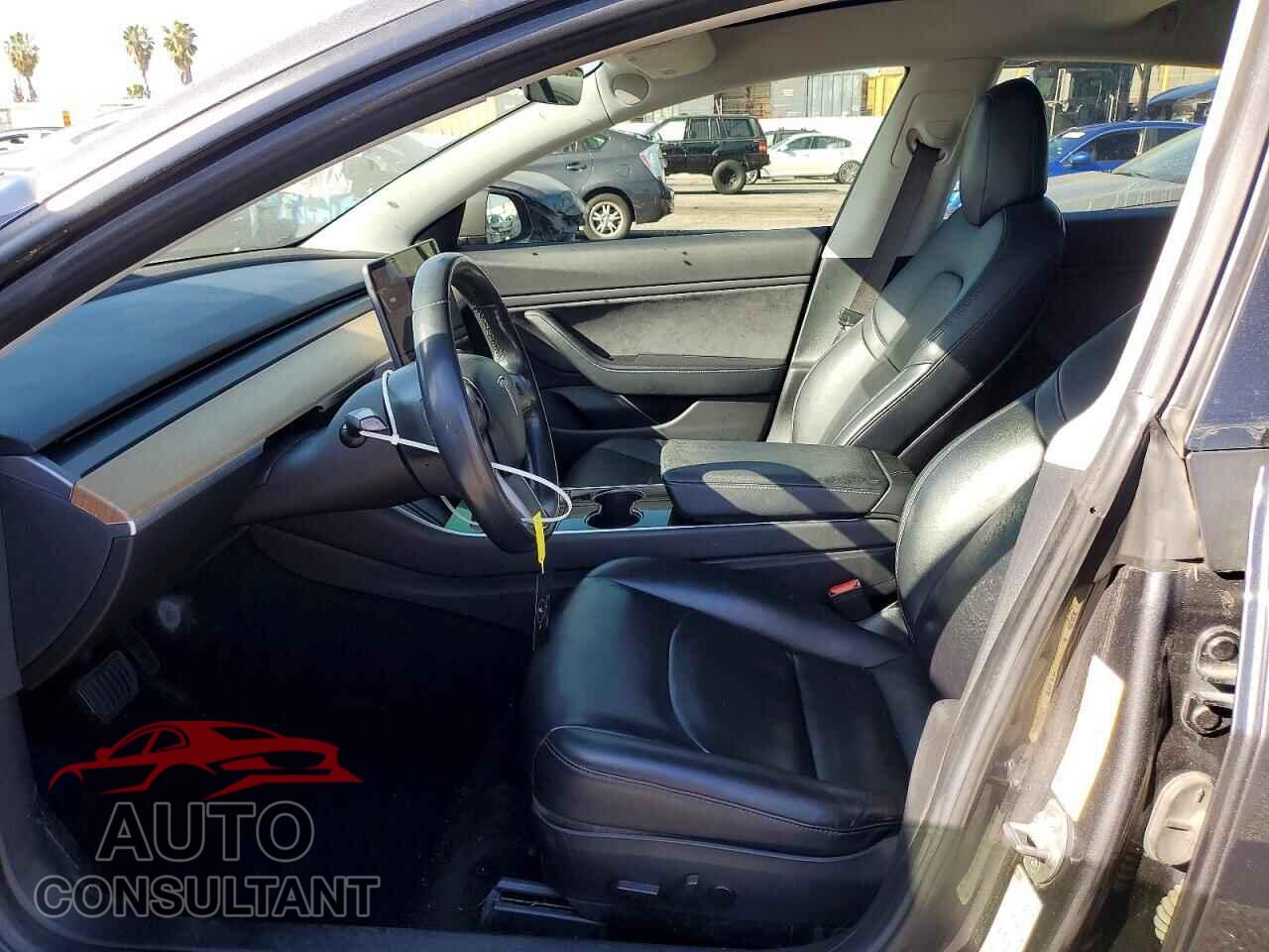 TESLA MODEL 3 2018 - 5YJ3E1EA0JF010892