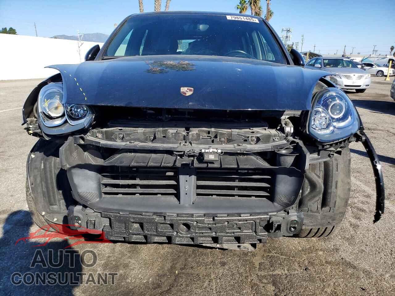 PORSCHE CAYENNE 2017 - WP1AA2A21HKA80985